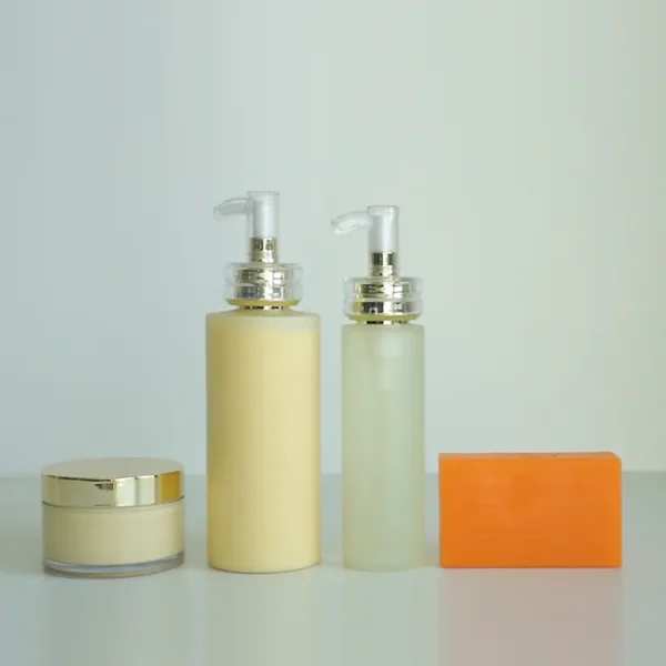 Beautiful Turmeric Skin Care Set Anti-freckle and Acne Moisturizing Non-greasy Body Lotion + Soap + Cream