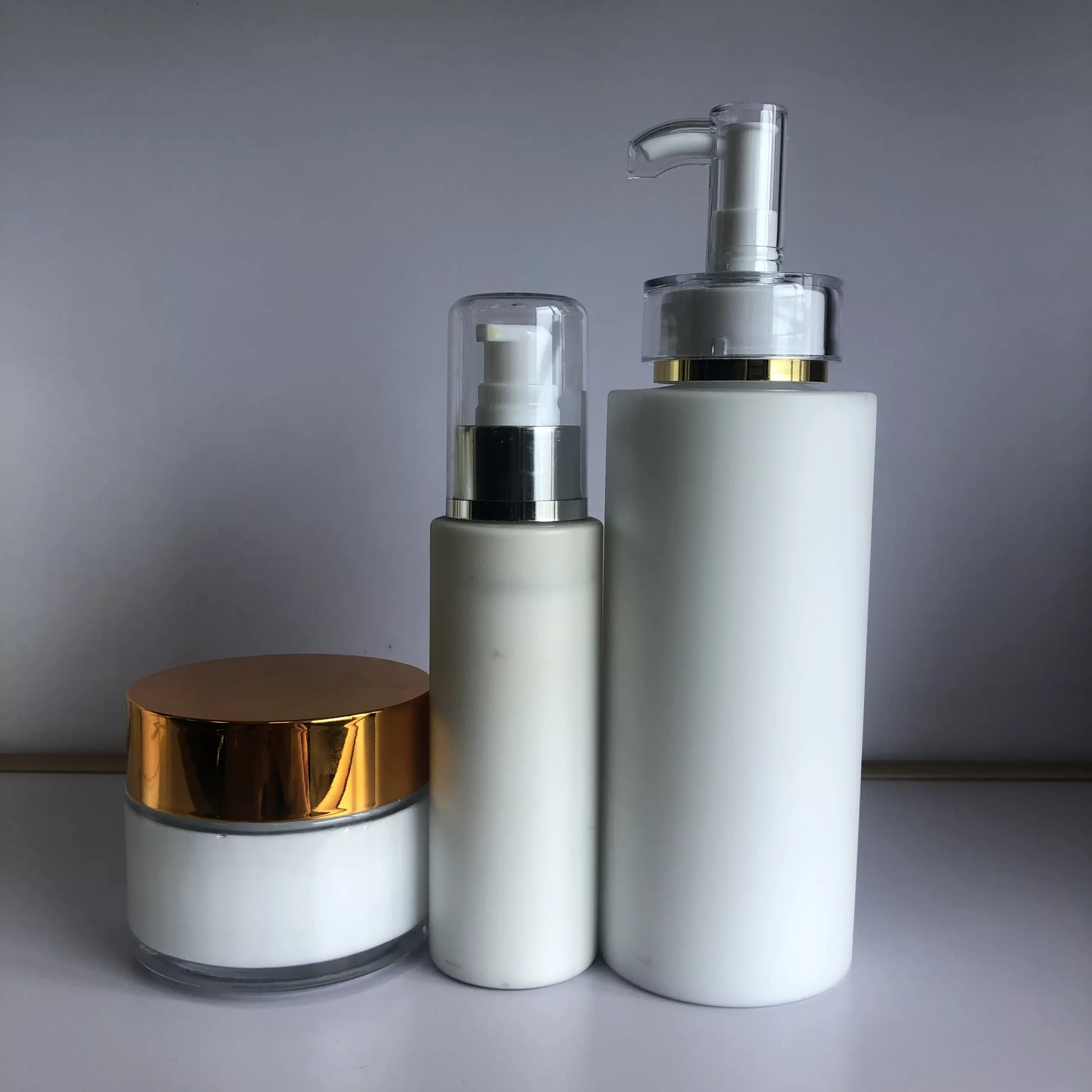 Private-Label-Whitening-Bleaching-Set-Anti-Aging-scaled-1.webp Whitening Bleaching Set Anti Aging Skin Care OEM Brightening Whitening Set - Image 1