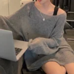 Fashion hot girl style loose casual knitted sweater, sexy hollow pink long-sleeved sunscreen girls pullover top